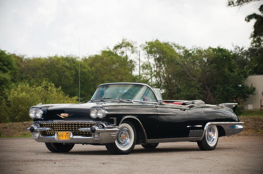  Cadillac Eldorado Biarritz Convertible 1958 года  (фото 11 из 39)
